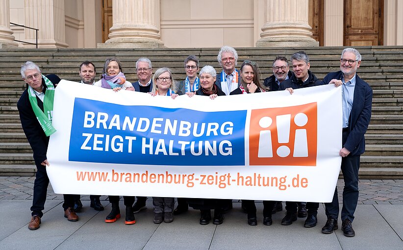ganz rechts: Andreas Kaczynski, Vorstand des Paritätischen Brandenburg und LIGA-Vorsitzender